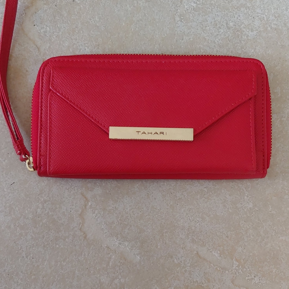 ☀SALE 4 for$20☀                 Tahari Red Wrist Wallet